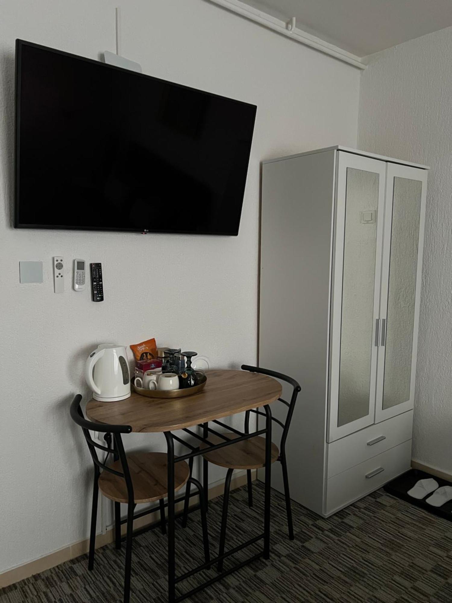 Luxrooms - Hotel Type With Private Jacuzzi Bjelovar Exterior photo